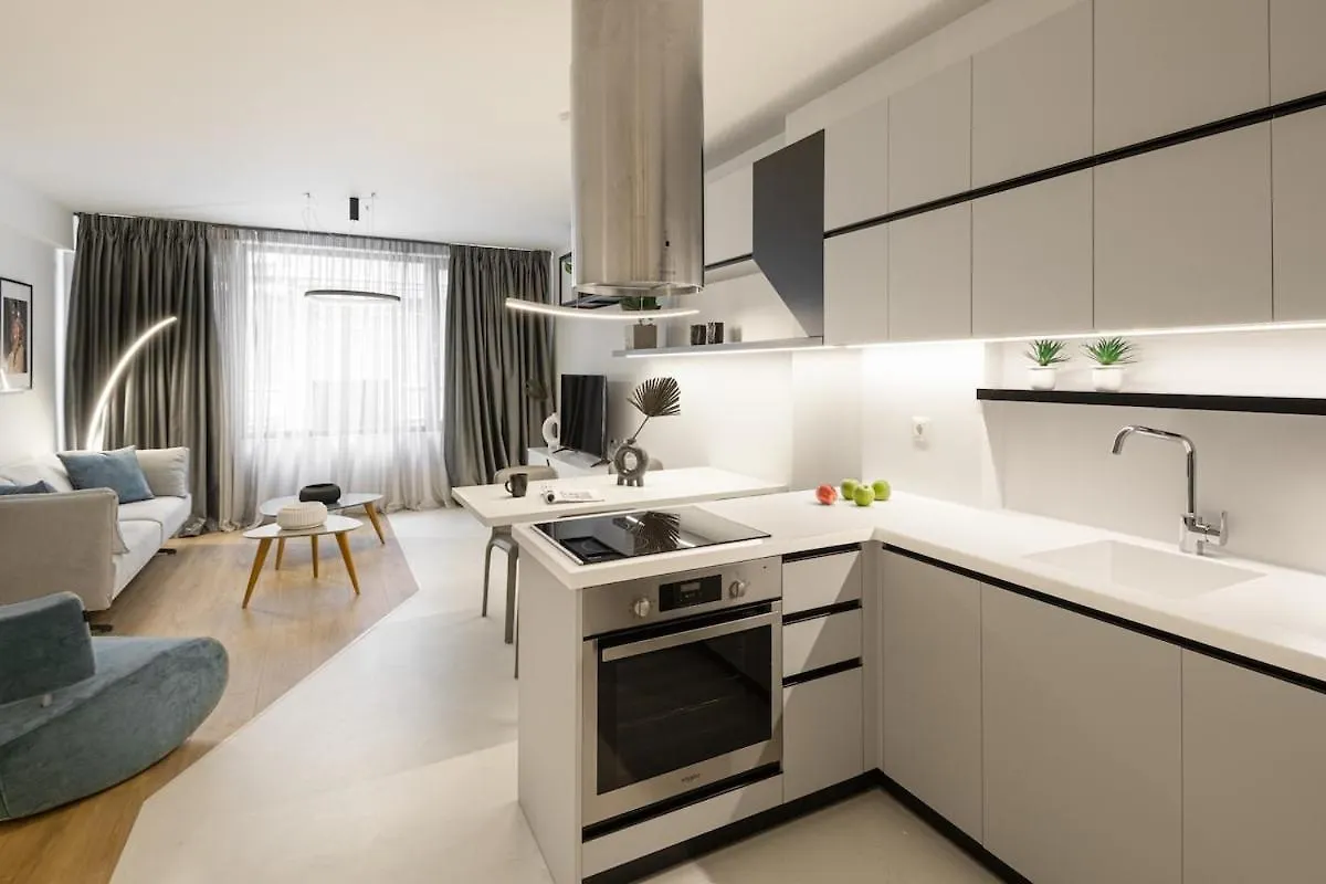 Innovative 2-Br Futuristic Flat In Ladadika Thessaloniki Griekenland