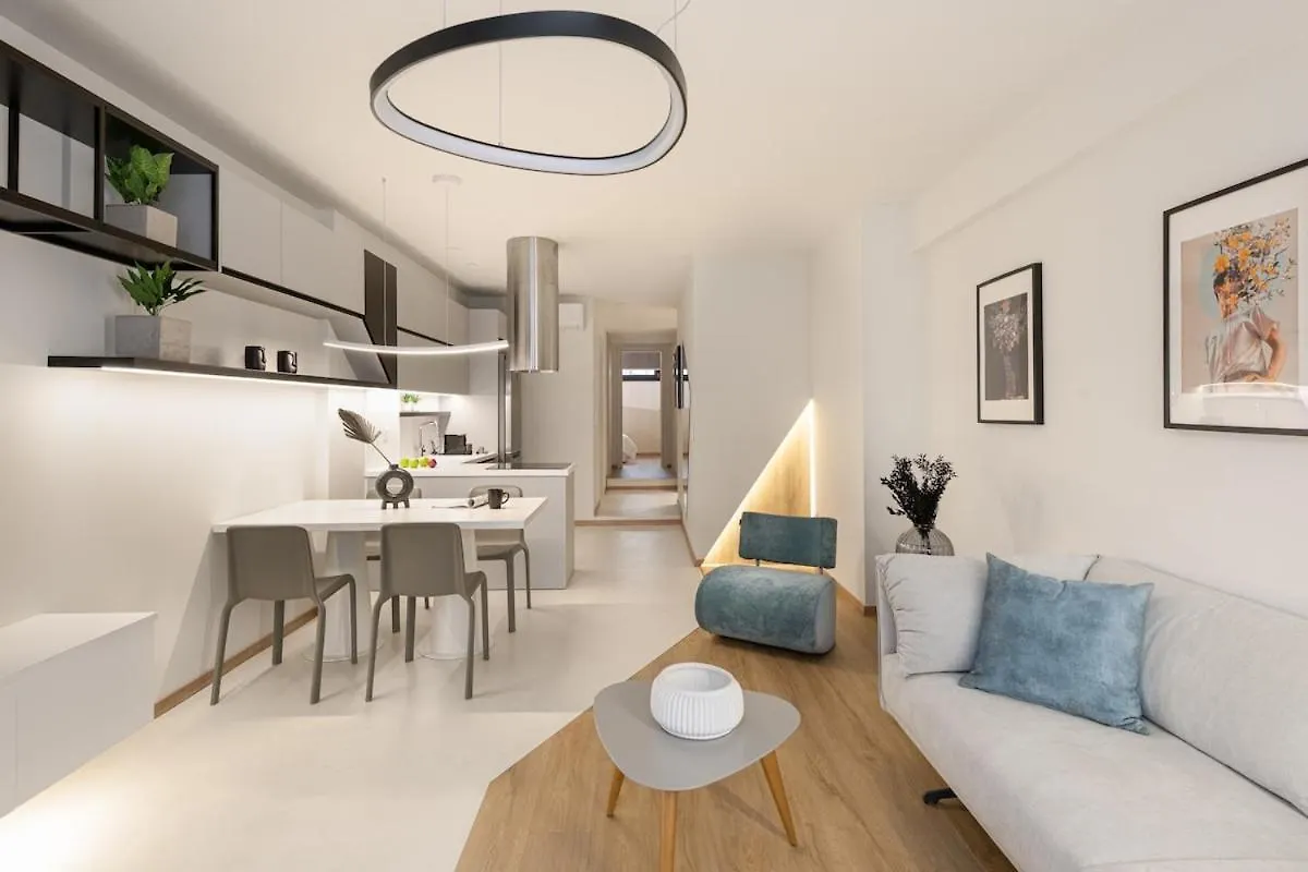Innovative 2-Br Futuristic Flat In Ladadika Thessaloniki