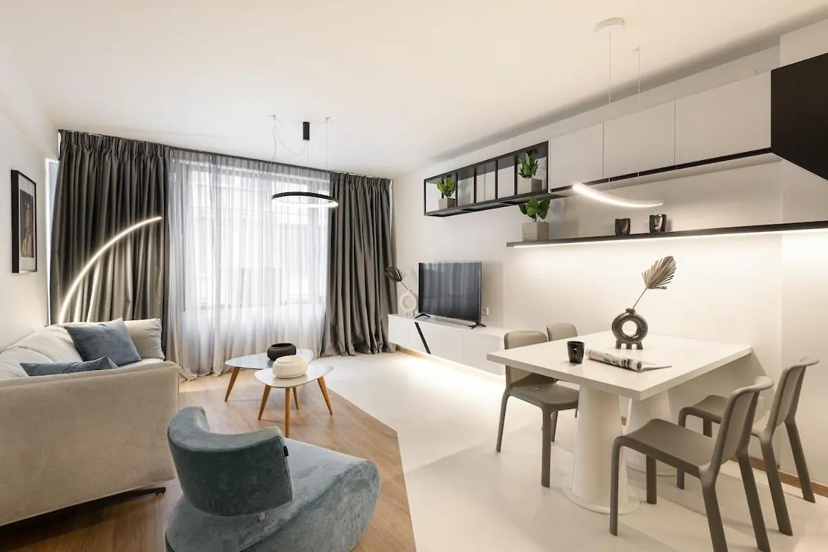 Innovative 2-Br Futuristic Flat In Ladadika Thessaloniki Appartement