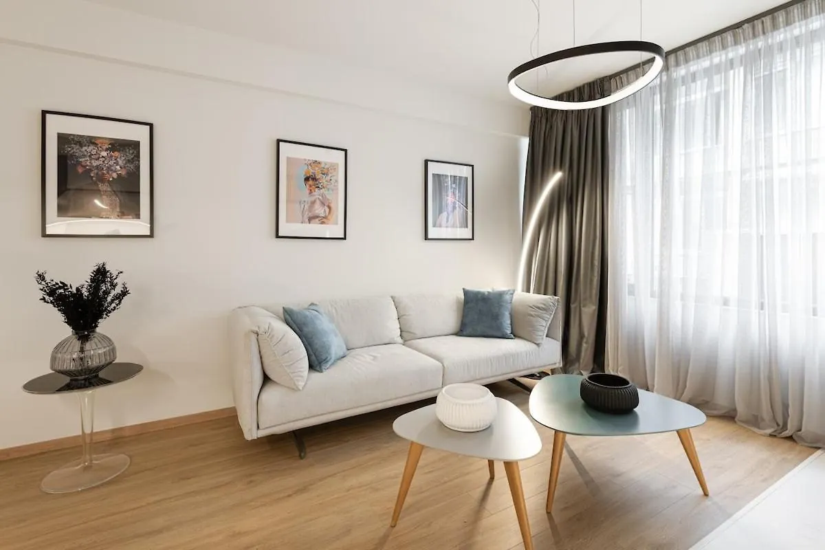 Innovative 2-Br Futuristic Flat In Ladadika Thessaloniki